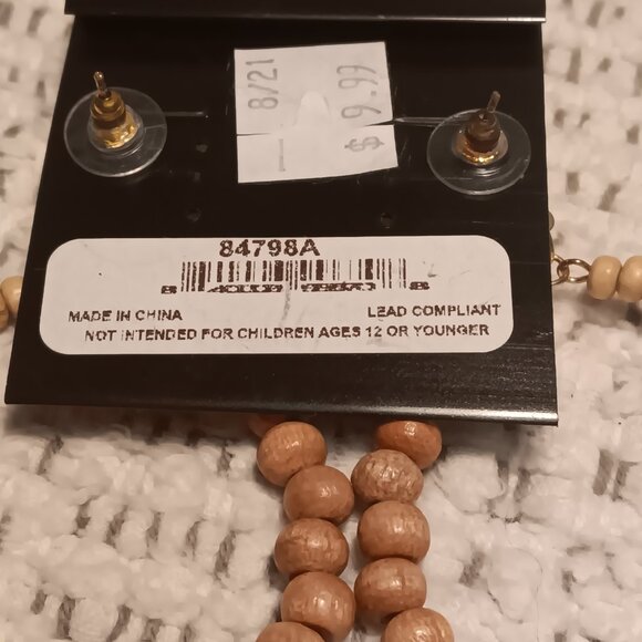 Lot of 3 beaded NWT jewelry - multi-layer necklace, bracelet stack, drop earring - Picture 11 of 12